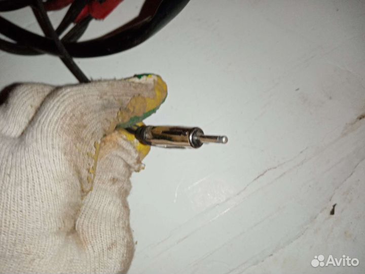 Антенна с проводом и разъёмы Toyota Ist