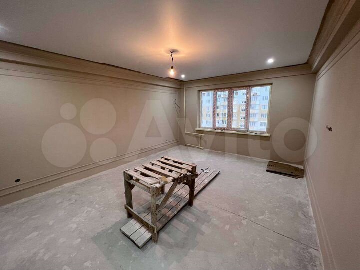 2-к. квартира, 92 м², 8/10 эт.