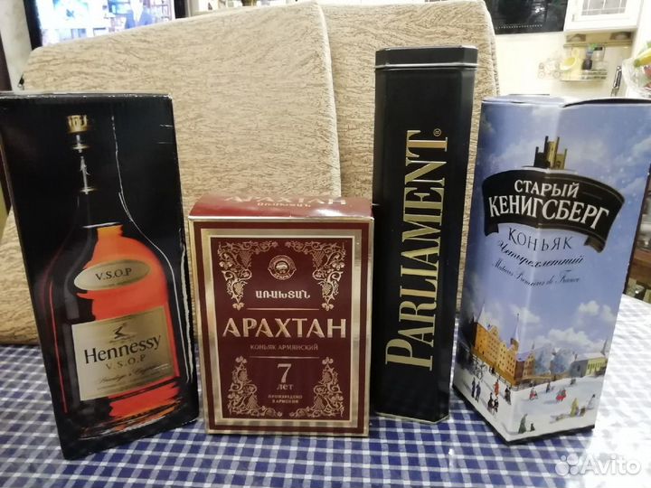 Упаковки от элитных напитков,чая, флаконы от духов