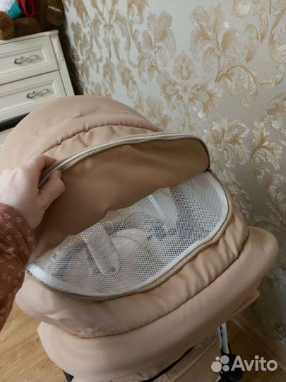 Коляска с люлькой