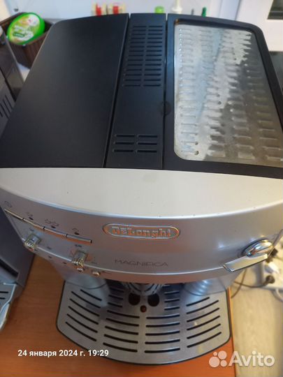 Кофемашина delonghi magnifica