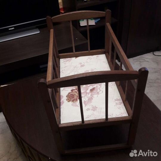 Кроватка - маятник для кукол