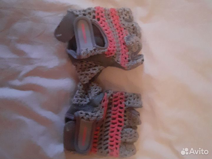 Турник в дверной проем с резинками сбоку