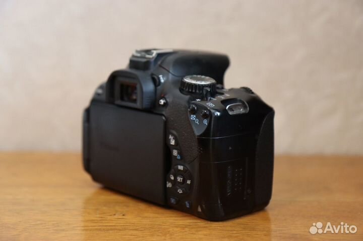 Зеркальный фотоаппарат Canon EOS 650D body