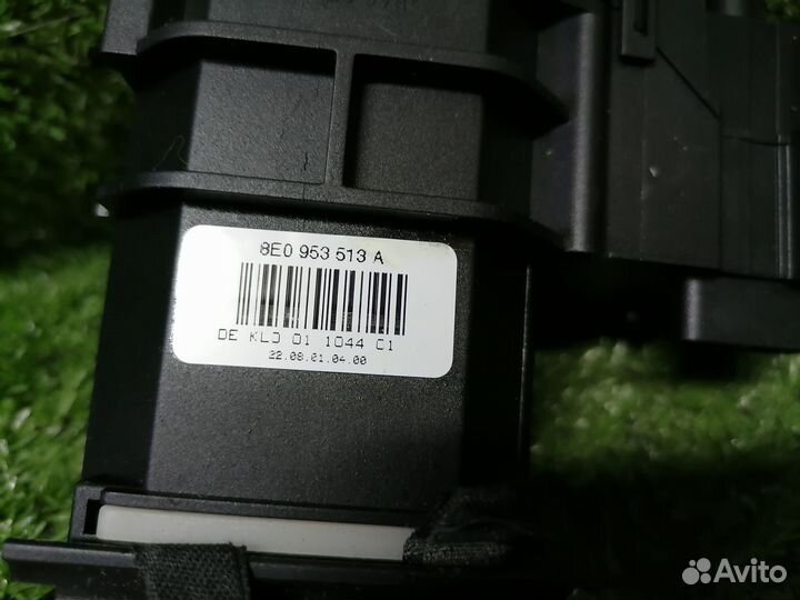 Переключатель подрулевой (света-поворотников) 8E09