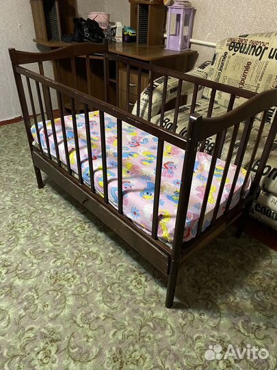 Детская кроватка