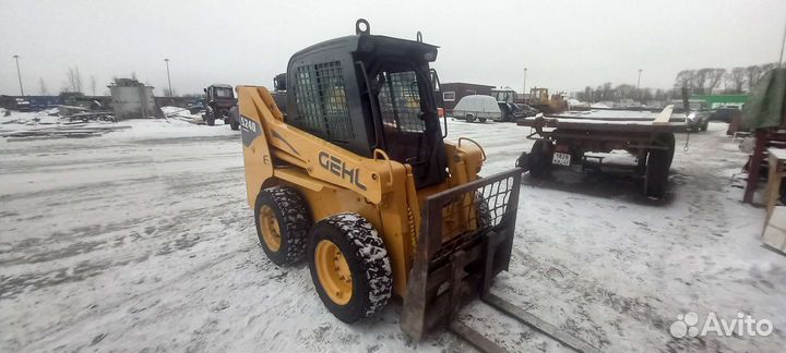 Мини-погрузчик Gehl 5240E, 2011