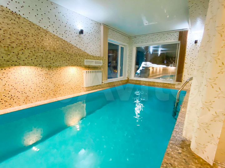 Коттедж 220 м² на участке 10 сот.