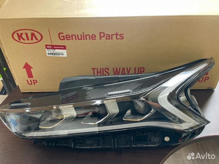 Фара левая Kia k5 оригинал 92101L2100
