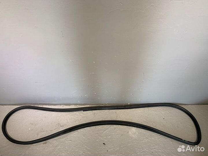 Уплотнительная резинка Kia Sorento G4KE 2009