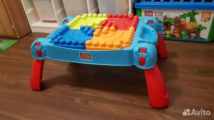 Стол для конструирования Mega bloks