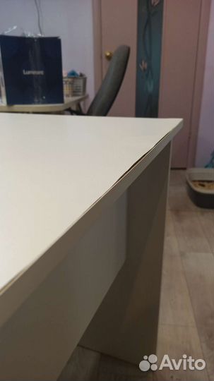 Рабочий стол белый