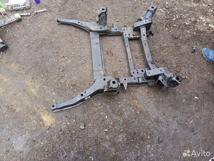 Передний подрамник Ford Explorer 6 2019-2023