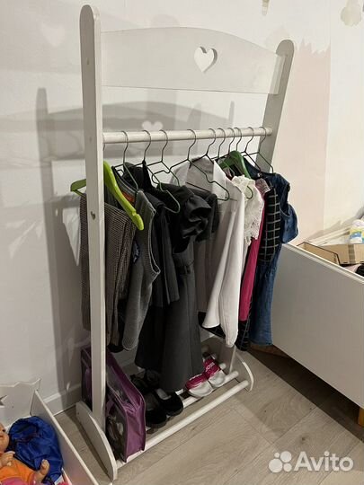 Вешалка из дерева