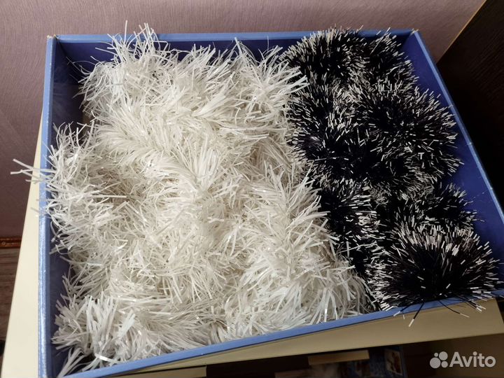 Большой набор ёлочных игрушек, 3 гирлянды