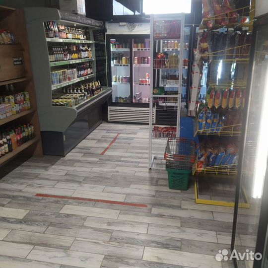 Торговый комплекс, магазин пива и магазин ремит