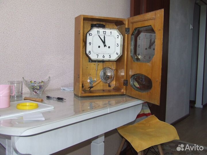 Часы настенные СССР янтарь