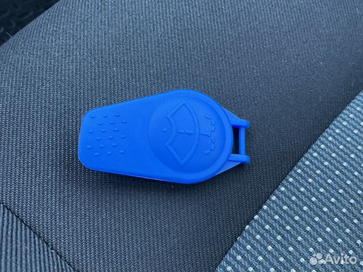 Горловина бочка омывателя Форд Мондео с крышкой