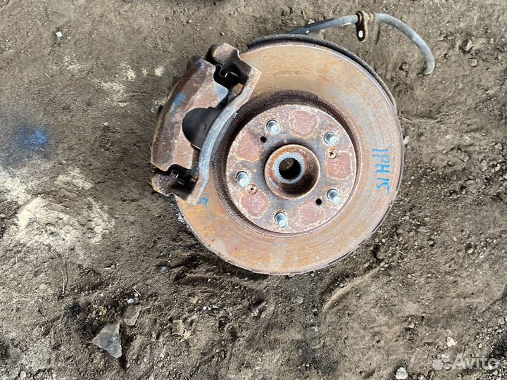 Поворотный кулак правый передний Honda civic