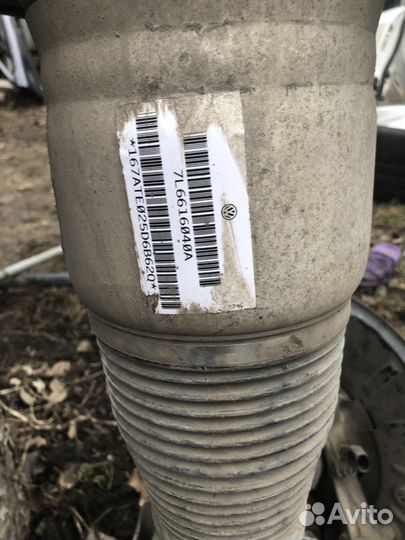 Передняя Правая стойка пневмо VW Touareg 2002-2010