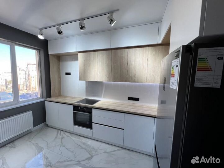 Кухня белая на заказ. Производство