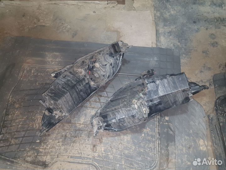 Фары на митсубиши кольт 2003г