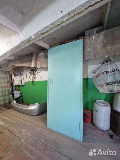 Дверь входная деревянная в отличном состоянии