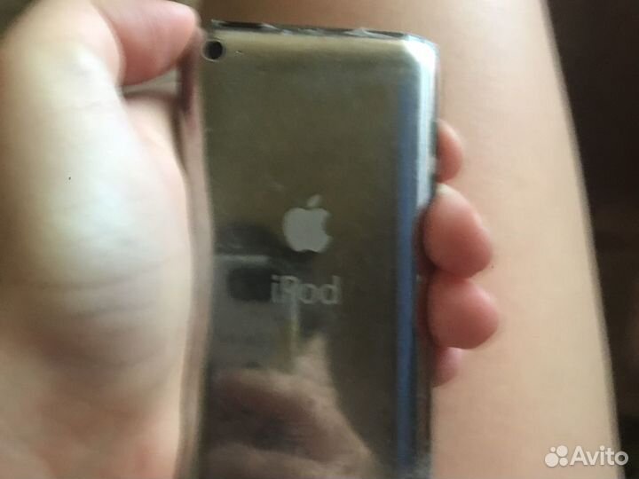 Плеер iPod touch 4 с сломаным экраном