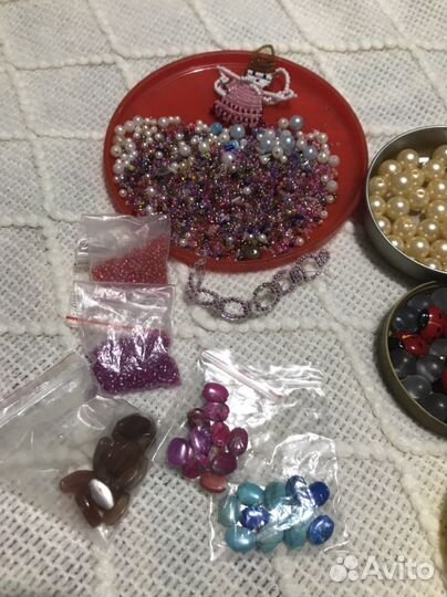 Бисер, бусины разноцветные россыпью