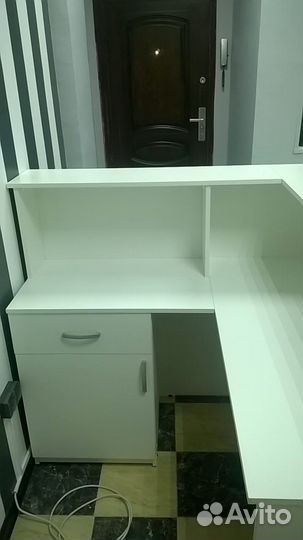 Стойка ресепшн