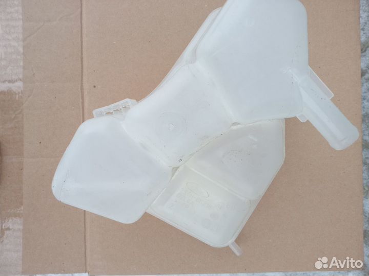 Форд фьюжн 2008 бачок расширителя охлаждение двс