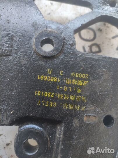 Кронштейн компрессора Geely MK