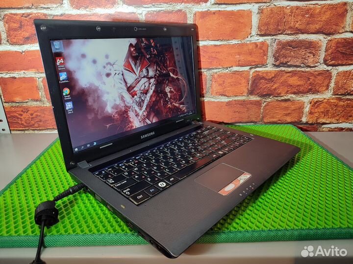 Samsung R525-Turion X2 \ 3 Озу\ 1 GB Видео \320HDD