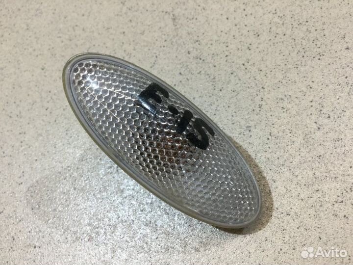 Повторитель на крыло Toyota Corolla E15 2006-2013