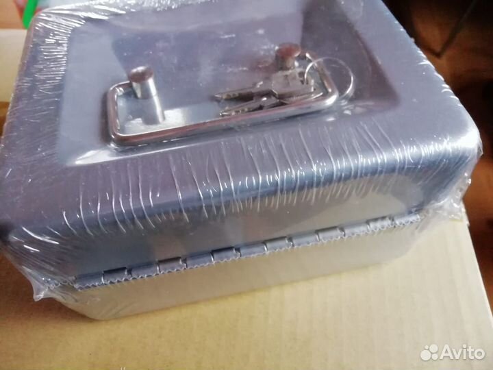 Ящик для денег с ключом(мини сейф)