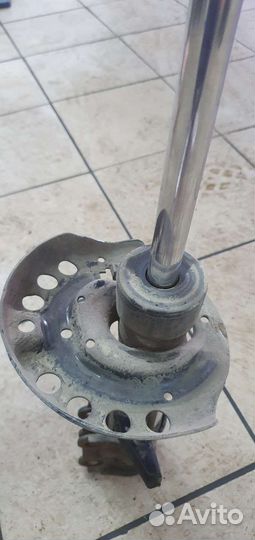 Передний амортизатор подвески Kia ceed ED FL