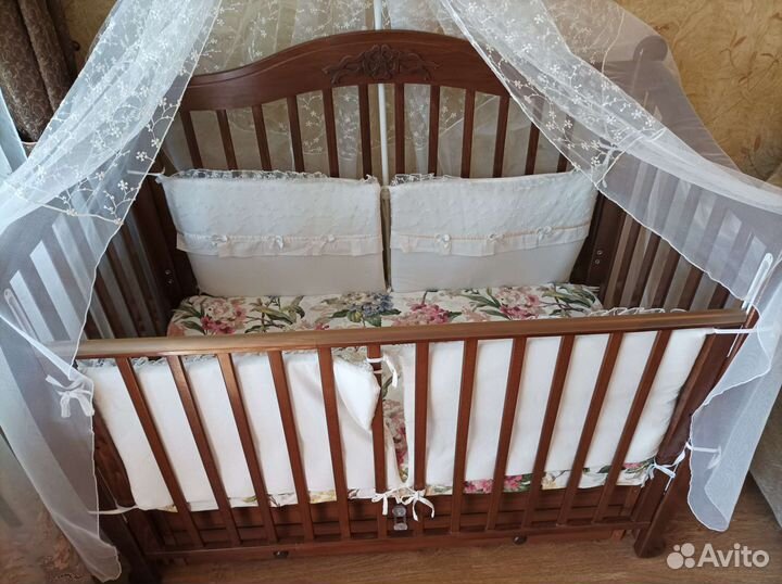 Детская кроватка