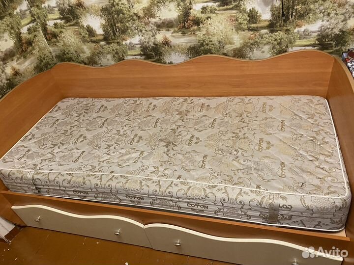 Кровать подростковая