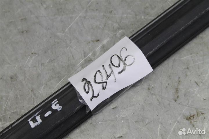 Уплотнитель стекла двери задней правой Ford Focus