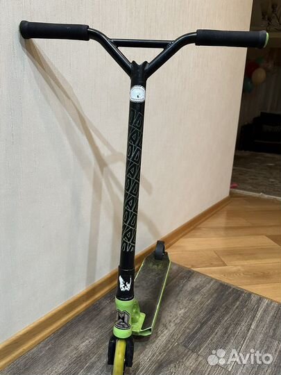 Трюковой самокат mgp