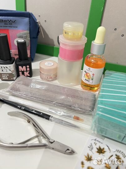 Наклейки, гель лак, рамки, масло, кисти