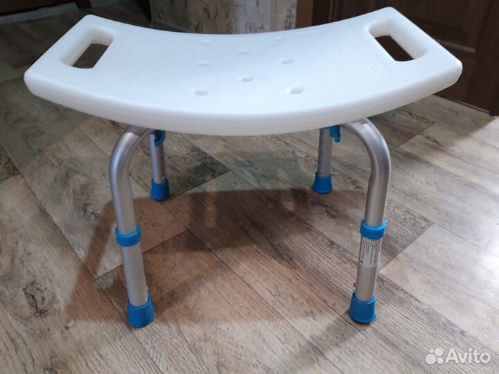 Скамейка для ванны