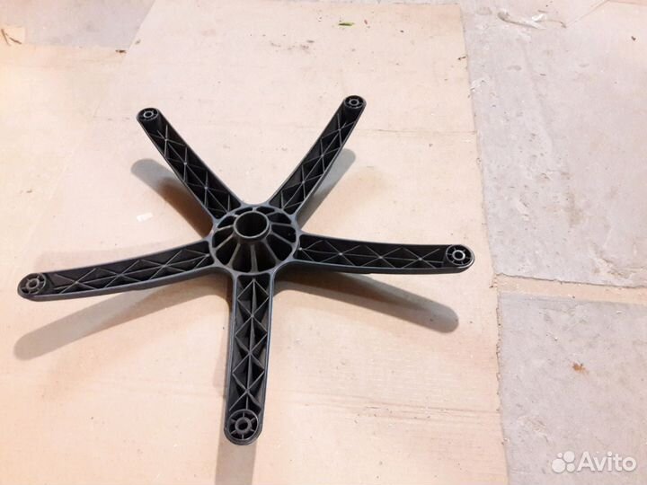 Пятилучье офисного кресла