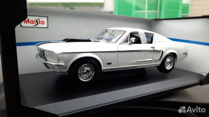 Модель maisto 1:18 Ford mustang Shelby Cobra