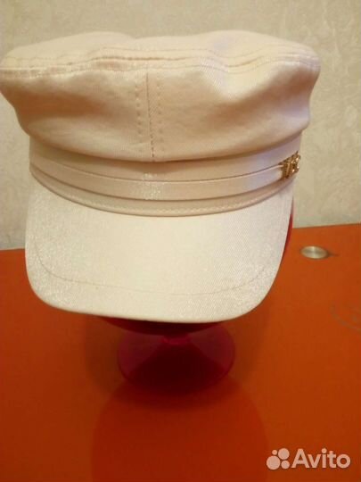 Женские кепи