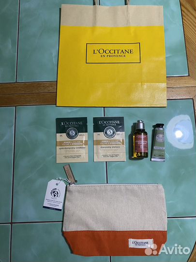 Loccitane подарочный набор в косметичке