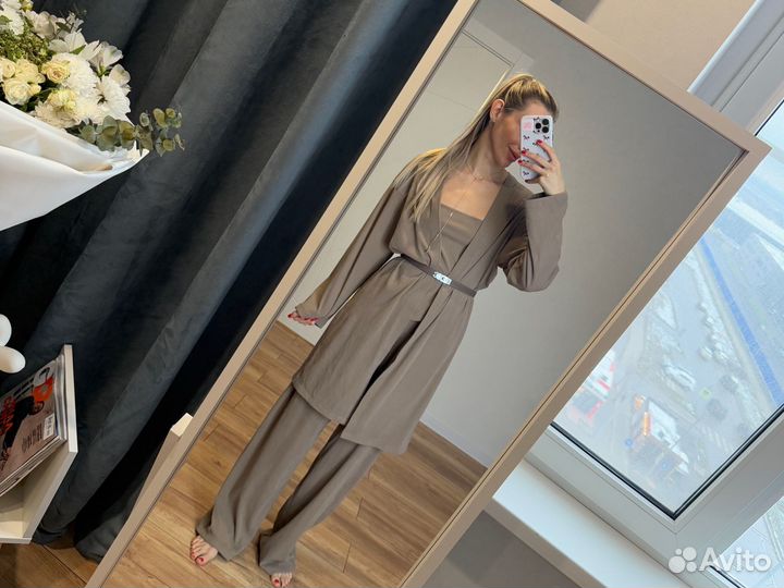 Костюм тройка новый