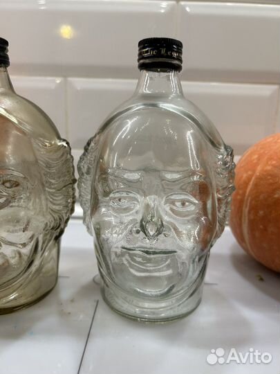 Бутылки Old Monk Rum