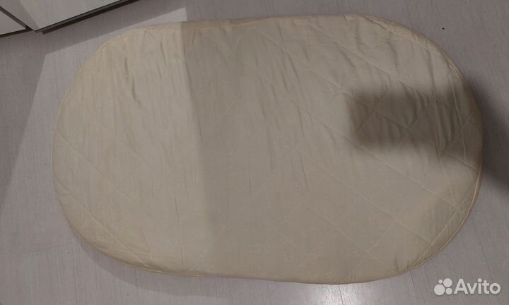 Матрас в детскую овальную кроватку д