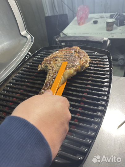 Томагавк стейк, мраморная говядина, мясо